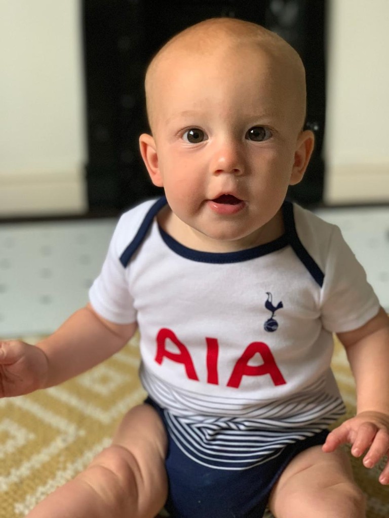 Everyday baby photo example used as input for an AI portrait
